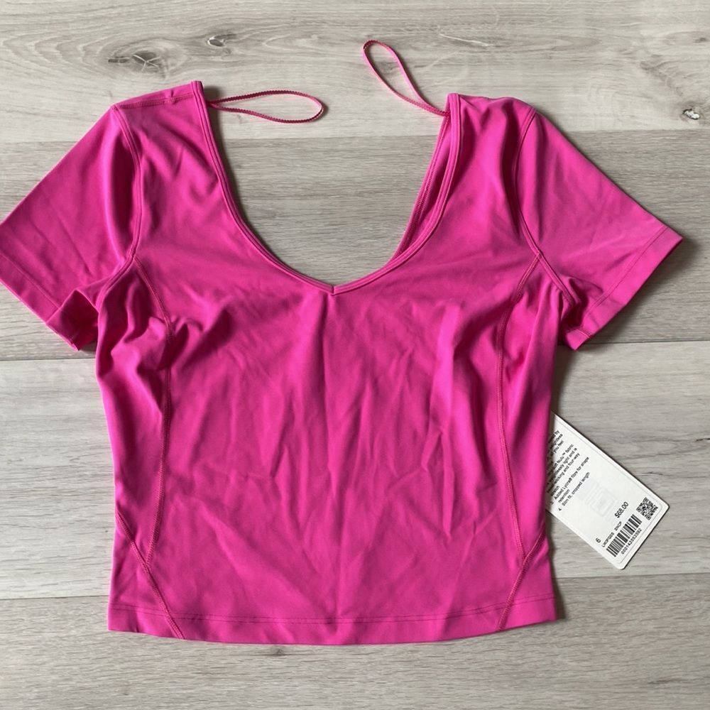 Lululemon Align Long‎ Sleeve Shirt
Hot Pink Size 6 NWT - Picture 6 of 8